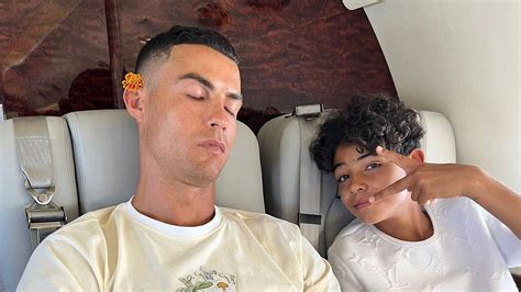 Zeit rennt Cristiano Ronaldo widmet Sohn süßen Post