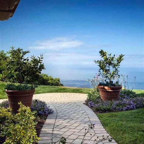 Versatile And Stylish Paver Walkway Design Ideas Paver Walkway