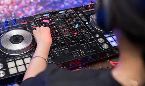 Top 15 Best Dj Controller For Beginners Reviews 2023