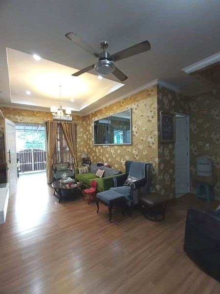 Rumah 2lantai Full Furnished Dan Siap Huni Luas 130m2 Type 3KT Royal