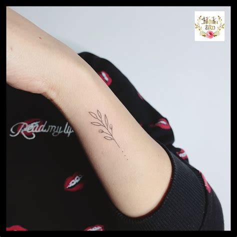 Olive branch tattoo in 2024 | Kleine tattoos, E tattoo, Tattoos