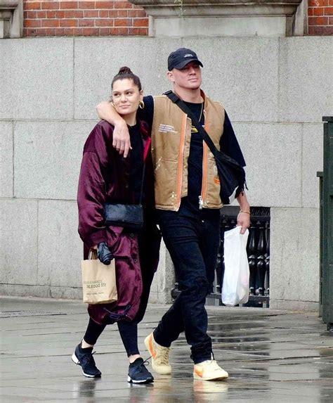 Channing Tatum Gets Cozy With Jessie J During Rainy London Walk