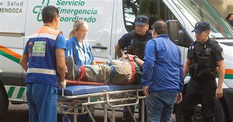 Lo Atropellaron Cuando Cruzaba La Calle En Ciudad Y Termin Internado