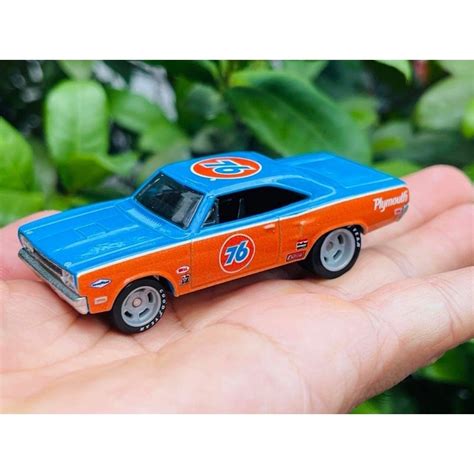Hobby Store xe mô hình Hot Wheels Premium RoadRunner Hàng xé Pack Shopee Việt Nam