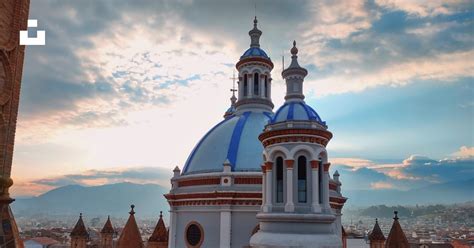 building   blue roof photo  architecture image  unsplash