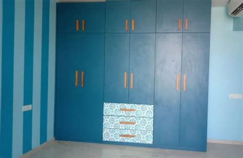 Plywood Door Modular Wardrobe Without Mirror With Locker At Rs