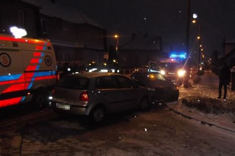 Rybnik Wypadek Na Skrzy Owaniu Maja I Chrobrego Pasa Erka Mercedesa