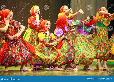 Russian Folk Dance Editorial Photo | CartoonDealer.com #66901151