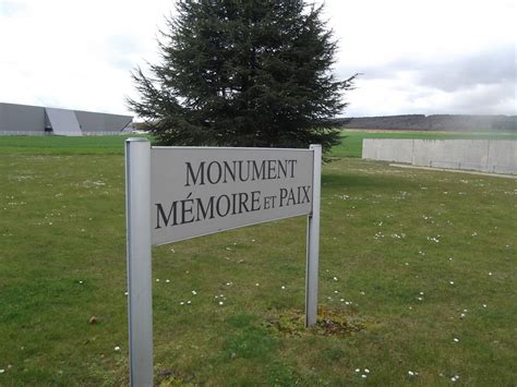 Le Monument A La M Moire Et A La Paix Val De Reuil