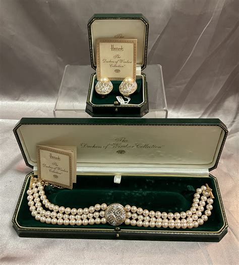 Harrods The Dutchess of Windsor Collection 22ct gold plated necklace