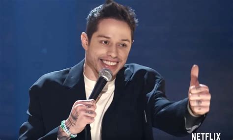 Pete Davidson Jokes About Tugging A Gay Guy S D In Netflix Comedy