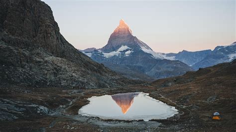 Kostnadsfria Bilder Med The Matterhorn Under A Cloudy Sky Och