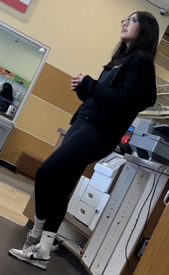 Hot Gym Receptionist Sexy Ass In Leggings Pt 1 Spandex Leggings Yoga Pants Forum