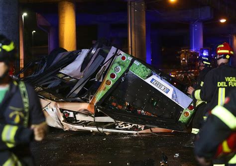 Tragedia A Mestre Morti Nessun Segno Di Frenata Del Bus