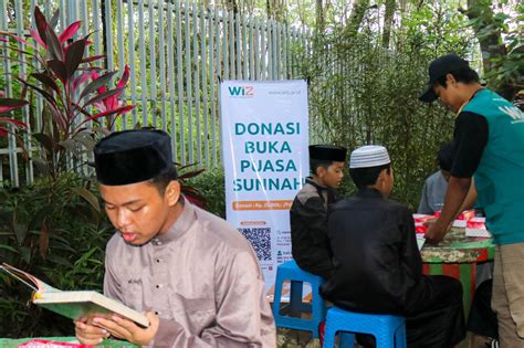 Buka Puasa Sunnah Bersama Santri Bilayya Wahdah Inspirasi Zakat