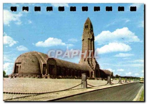 Carte Postale Semi Moderne Verdun Et Les Champs De Bataille Le Monument