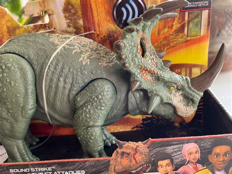 Jurassic World Sinoceratops, Hobbies & Toys, Toys & Games on Carousell