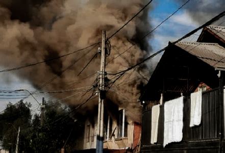 Incendio destruye vivienda en Cerro Navia Diario Tropezón Tu Diario