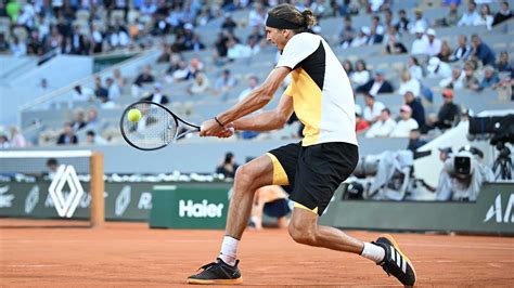 Alexander Zverev Defeats Casper Ruud At Roland Garros Atp Tour Tennis