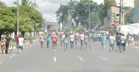 G Moradores Liberam Vias Ap S Protesto Por Seguran A Na Ba Diz