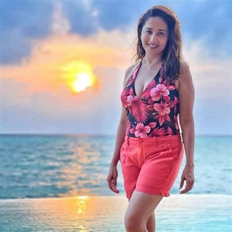 9 Hot Sexy Madhuri Dixit Bikini Pics