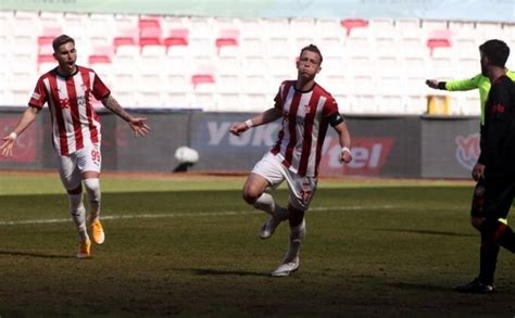 Sivasspor Fatih Karagümrük ü tek golle geçti