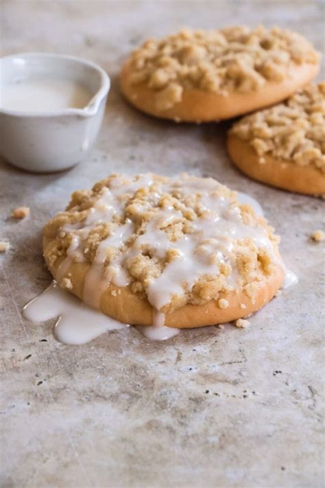 Saftige Streuseltaler wie vom Bäcker vegan mit Hefe Butterstreusel