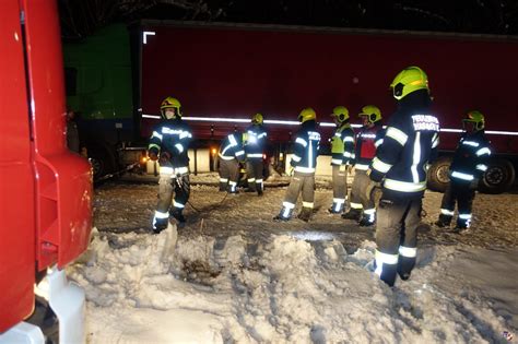 LKW Bergung Kranzling Freiwillige Feuerwehr Haslach Mühl