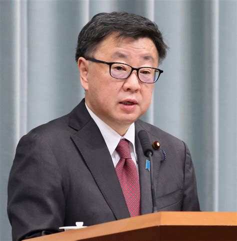 松野官房長官「辺野古新基地」発言を撤回 「新しい基地を造るということではない」：東京新聞デジタル