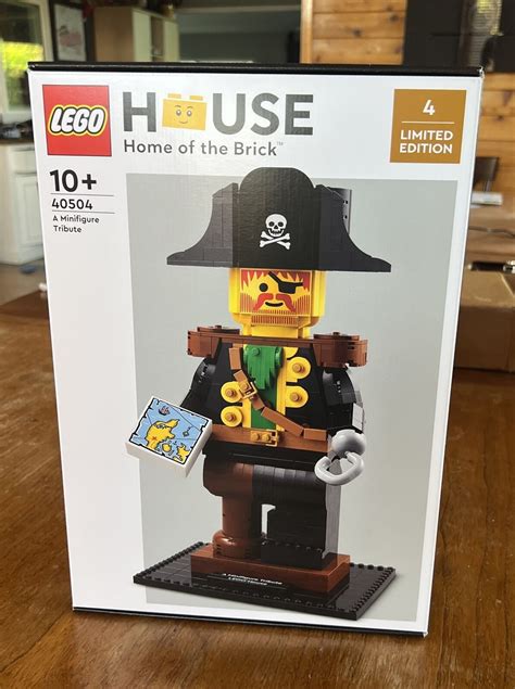 Lego House Minifigure Tribute Limited Edition Factory Sealed