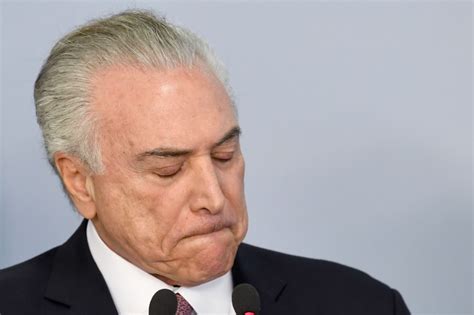 Oposição pede a Maia que denúncia contra Temer siga rito do impeachment