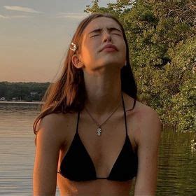 Hot Sexy Laleh Bikini Pics