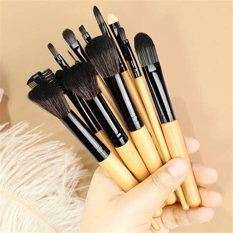 Wood Color 13pcs Makeup Brushe Set Cosmetics Concealer Brush Blush Powder Eye Shadow Kabuki