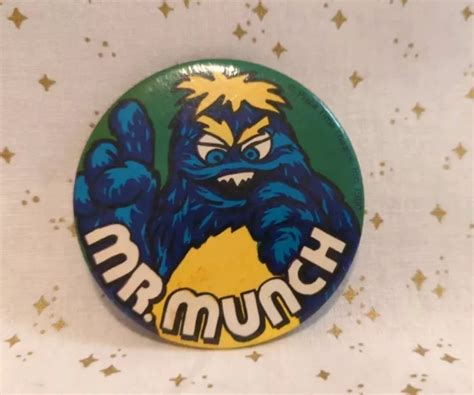 VINTAGE 1980 MR Munch Button Chuck E Cheese Pizza Time Theater Button