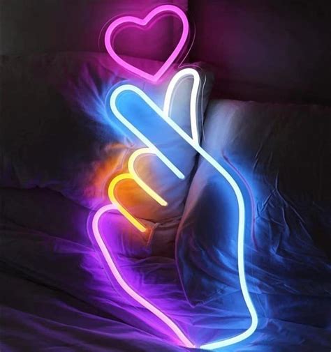 Love Hand And Heart Neon Sign In Neon Signs Neon Aesthetic