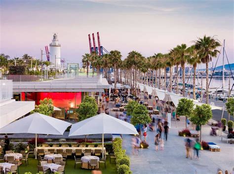 Descubre el Muelle Uno junto al centro histórico de Málaga