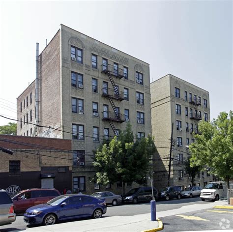 680 E 235th St Bronx Ny 10466 Apartments In Bronx Ny