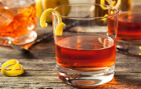 10 Cocktails Every Man Should Know How To Make In 2020 Good Whiskey