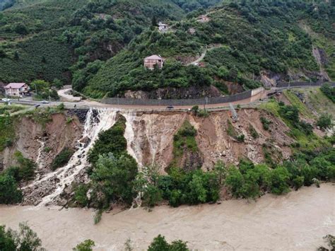 Karadeniz Akdeniz yolu heyelan nedeniyle ulaşıma kapandı Ordu Olay