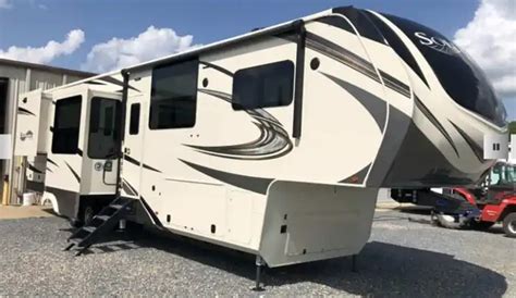 Best 5th Wheel RVs For Full Time Living Top Picks For Luxury And