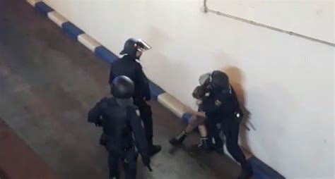 Dos Detenidos Y Dos Policías Heridos En La Manifestación En València