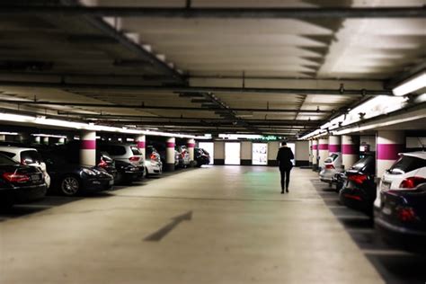 Seven reasons why you should invest in parking spaces in Spain