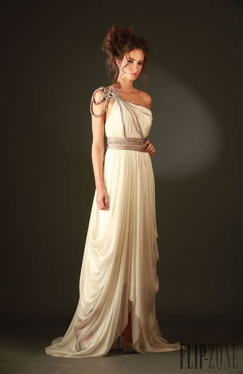 حنّا توما Hanna Touma Greek Goddess Costume Greek Clothing Roman