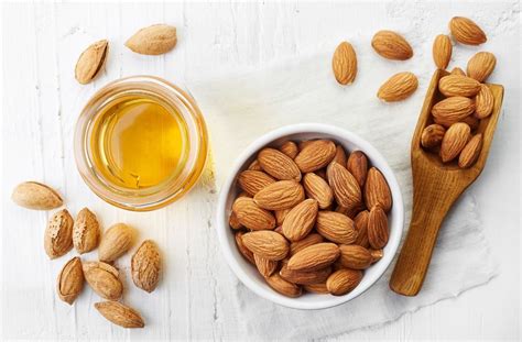 10 Bienfaits Des Amandes En 2020 Amandes Bienfaits Alimentation