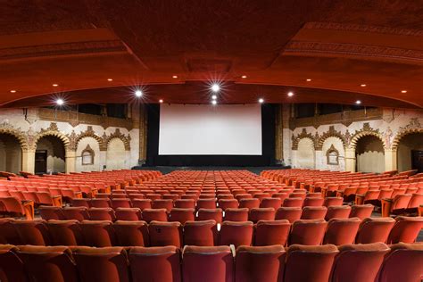 Checking in on the Warner Hollywood Theatre, a once-grand movie palace ...