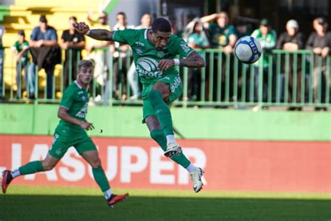 D Vidas No Ataque Chapecoense Informa A Les O De Dois Jogadores Ap S O