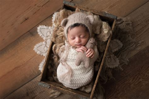 Newborn Sessions - Sarah Booth Photography