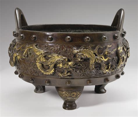 AN EXCEPTIONAL LARGE PARCEL GILT BRONZE TRIPOD CENSER XUANDE YUANNIAN