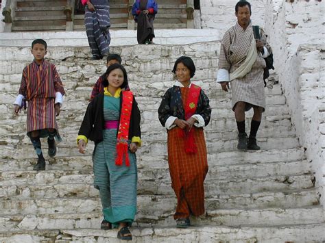 Gho Bhutan Traditional Dress Just Like That Advantages Of Wearing Gho