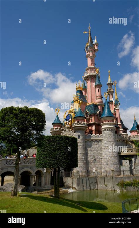 Sleeping Beauty Castle Disneyland Paris Hi Res Stock Photography And